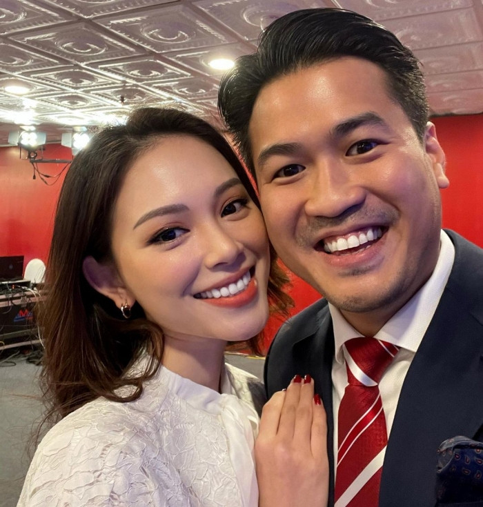 Về phần Phillip, vị thiếu gia này cũng không ngần ngại bày tỏ và dành nhiều lời khen có cánh cho bạn gái.