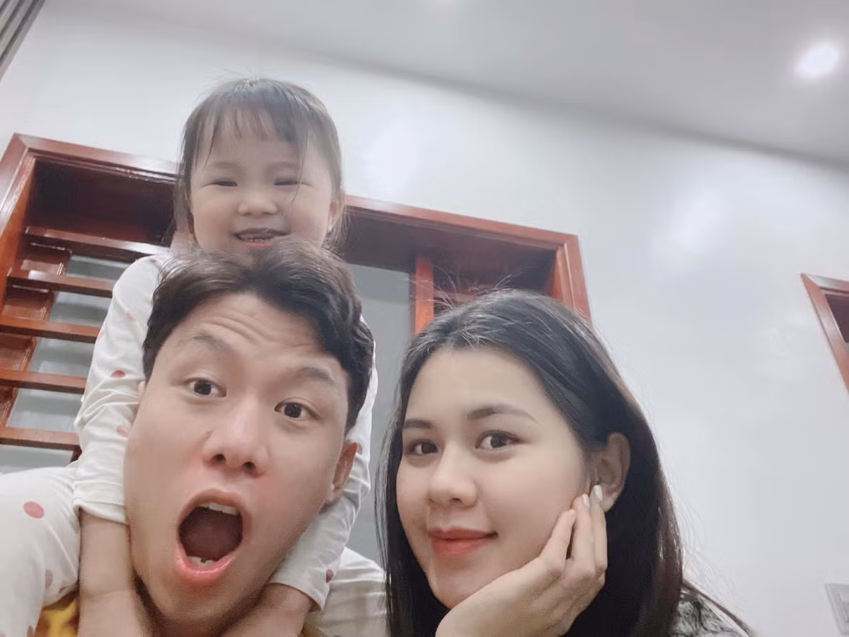 Đến tháng 4/2022, Quế Ngọc Hải tậu luôn chiếc xe Porsche Macan phiên bản thể thao mới nhất có giá không dưới 3 tỷ đồng khiến netizen ngưỡng mộ.