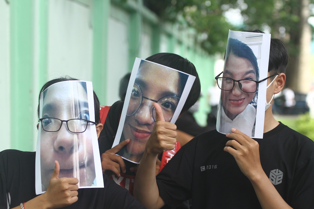 Được biết, người mà nhóm chờ đón là Lâm Mộng Thùy An (học sinh Trường THPT Ernst Thalmann).