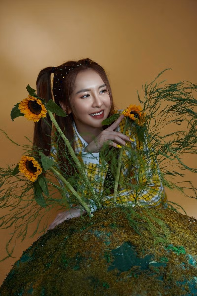 Là nữ streamer sở hữu ngoại hình xinh xắn cùng lối nói chuyện dí dỏm, hiện tại trang cá nhân của Ngân Sát Thủ có tới 2,1 triệu lượt theo dõi – một con số mơ ước đối với nhiều người.