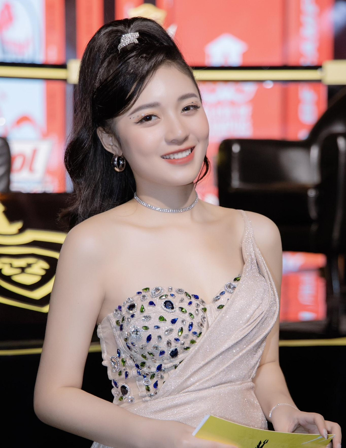 Không thể phủ nhận, vẻ ngoài khả ái cũng là một trong những yếu tố thu hút công chúng của nữ MC Phương Thảo.