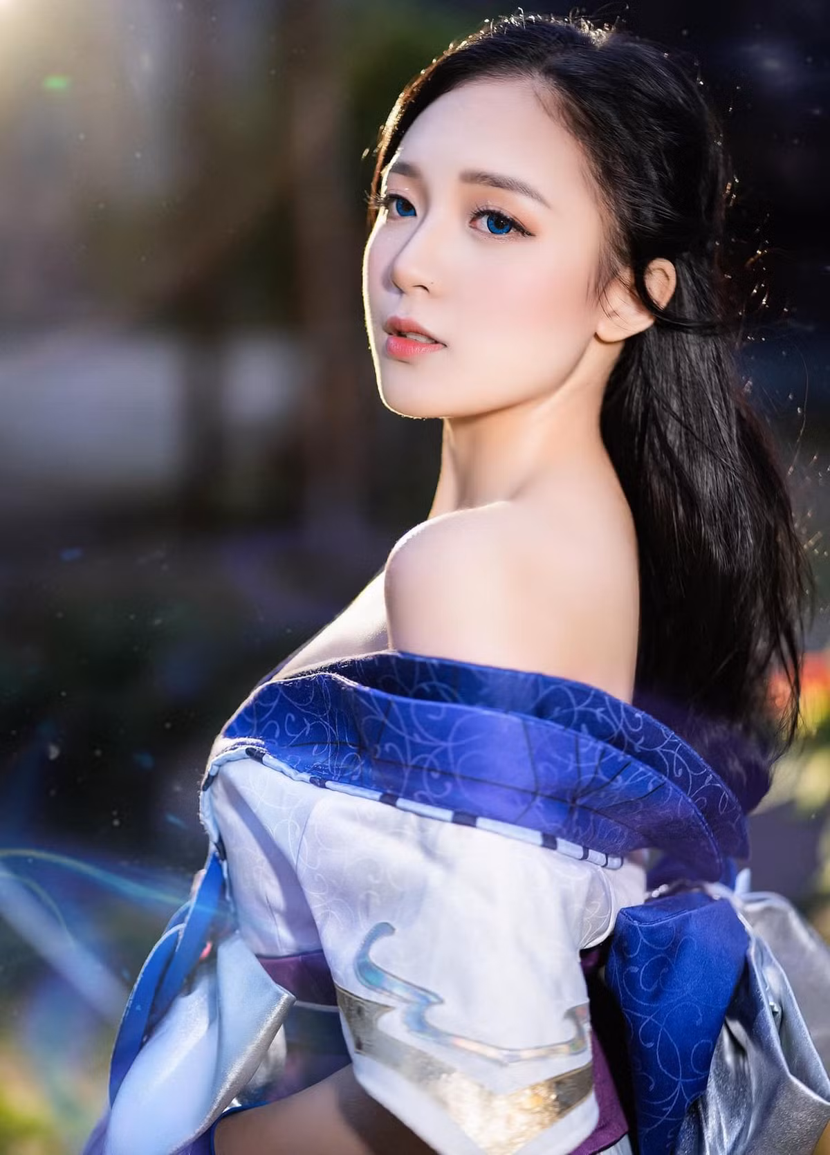 Được đào tạo bài bản khi theo học Học viện Báo chí và Tuyên truyền, Vũ Phương Thảo nhanh chóng bén duyên với nghề MC. Hiện tại cô đang dẫn chương trình về eSports (thể thao điện tử).