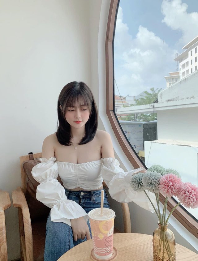 Gái xinh Trà My không có chiều cao nổi bật nhưng lại gây ấn tượng với tỉ lệ body hoàn hảo.