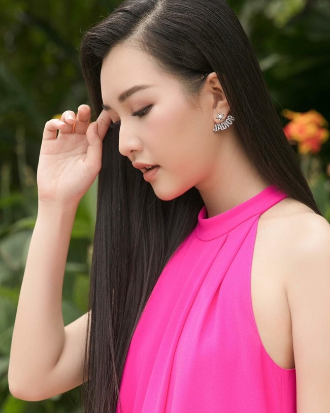 Ngọc Trân được đánh giá là có gương mặt thanh tú, đường nét dịu dàng đậm chất Huế.