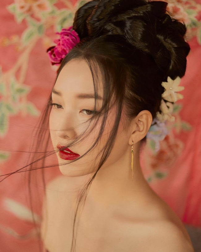 Kể cả khi trang điểm tự nhiên hay trang điểm đậm Ngọc Trân đều xinh đẹp theo cách riêng.