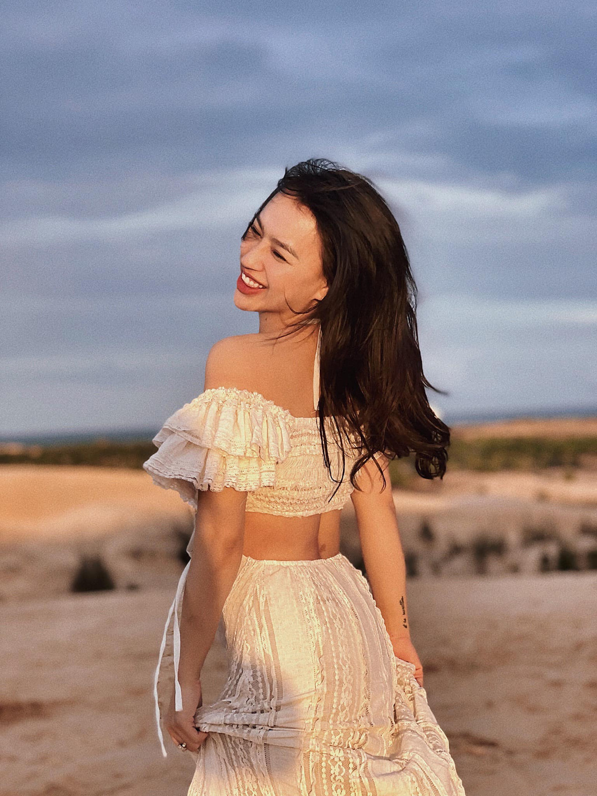 Ái nấy đều phải xuýt xoa trước nhan sắc của cô gái này.