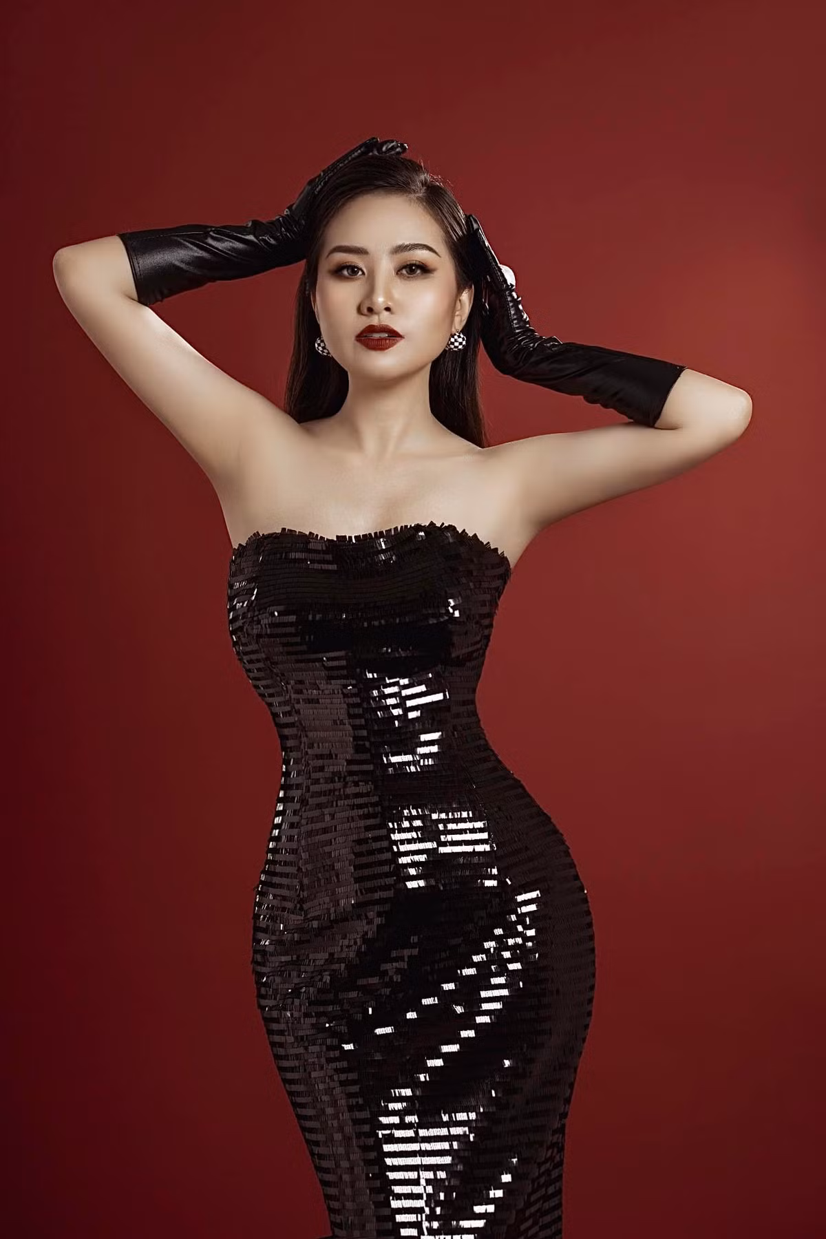 Được biết Hà Phương là Hoa khôi Học viện Báo chí và Tuyên truyền năm 2008, Giải phong cách FPT Melody Contest 2011, Giải thí sinh được yêu thích nhất Miss Ngoisao.net 2011, Top 10 Mrs Vietnam 2018,...