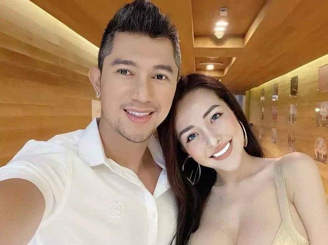 Phát ngôn của Ngân 98 lập tức thu hút sự chú ý. Bên cạnh một số cư dân mạng đồng cảm, số khác lại bày tỏ sự không đồng tình với quan điểm của Ngân 98.