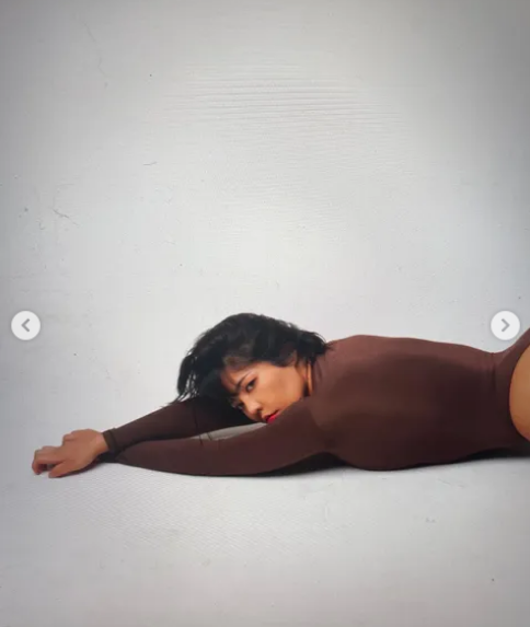 Dù đăng tải chưa lâu nhưng video ngắn kèm hình ảnh đã ngay lập tức được người hâm mộ thả tim rần rần kèm những dòng bình luận khen tấm tắc.