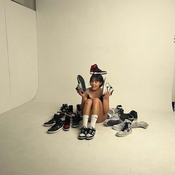 Mới đây sau quá trình luyện tập, ăn uống nghiêm ngặt, cư dân mạng ngỡ ngàng khi "thánh ăn" Hàn Quốc đăng tải hình ảnh mặc bikini cực kì gợi cảm.