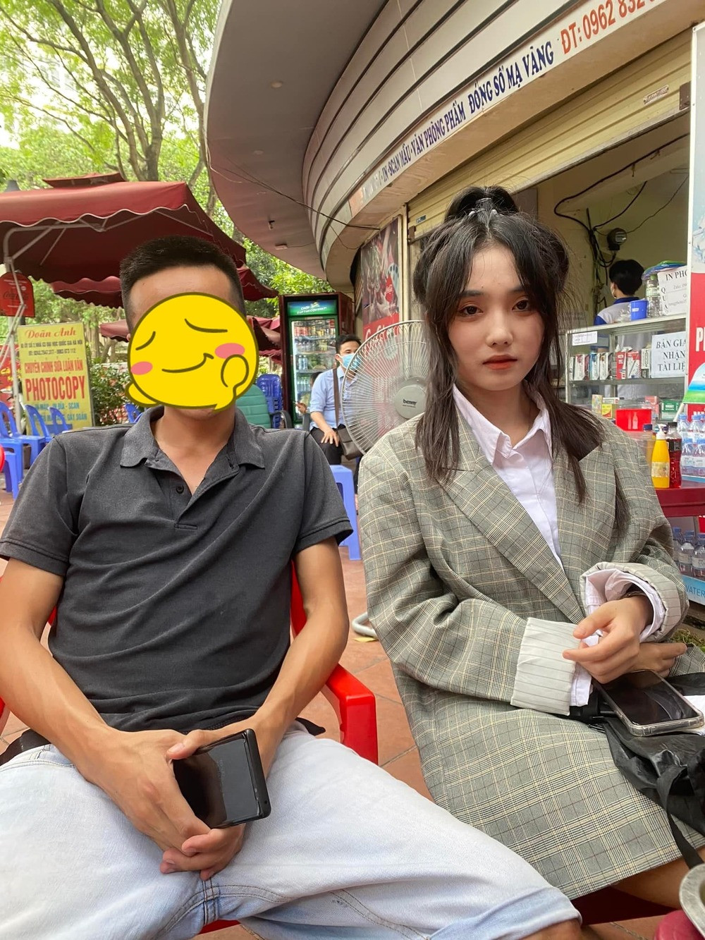 Hoài Thu đã khẳng định bản thân chưa hề chỉnh sửa chút nào trên gương mặt. Cô nàng sinh năm 2002 vẫn rất xinh đẹp và họ còn thích vẻ tự nhiên này của cô nàng hơn khi dùng filter.