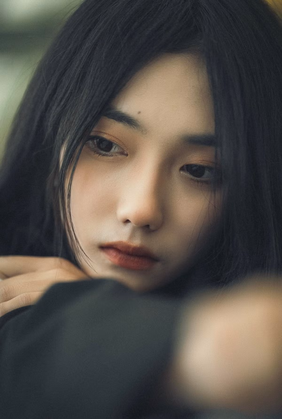 Nhờ nhan sắc trong trẻo nổi bật cùng khả năng ngoại ngữ khá, Hoài Thu tự hào là Đại sứ ULIS 2021 tại ngôi trường đang theo học.