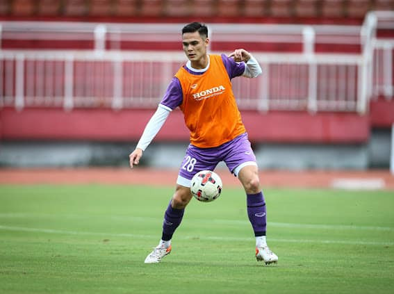 Tối 1/6, HLV Park Hang Seo và các cầu thủ đội tuyển Việt Nam đã đánh bại Afghanistan với tỷ số 2-0 trên sân vận động Thống Nhất với cú đúp của Phạm Tuấn Hải.