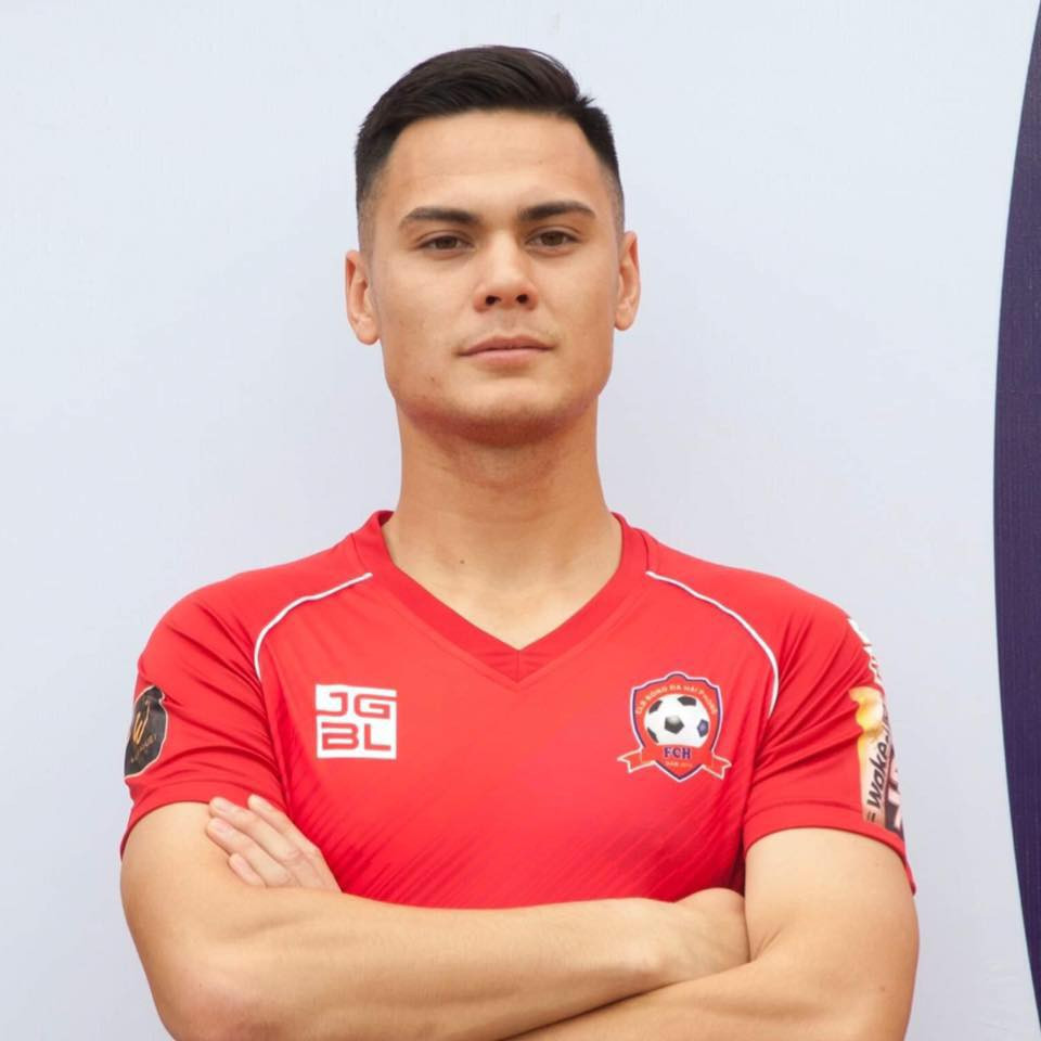 Sinh ra và lớn lên tại Grimma (Leipzig, Đức), Adriano Schmidt từng khoác áo đội U19 Ingolstadt 04 từ năm 2013 đến 2014. Mùa giải 2016 và 2018, Adriano Schmidt thi đấu cho đội bóng giải hạng 5 của Đức là TSV Schwabmunchen trong 2 năm.