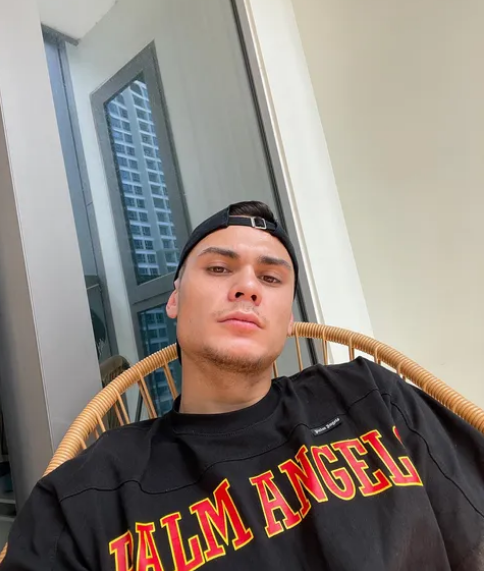 Trên trang cá nhân Adriano Schmidt thường xuyên chia sẻ nhiều khoảnh khắc khi tập luyện, thi đấu hay những hình ảnh đời thường gây chú ý. Ảnh: IGNV