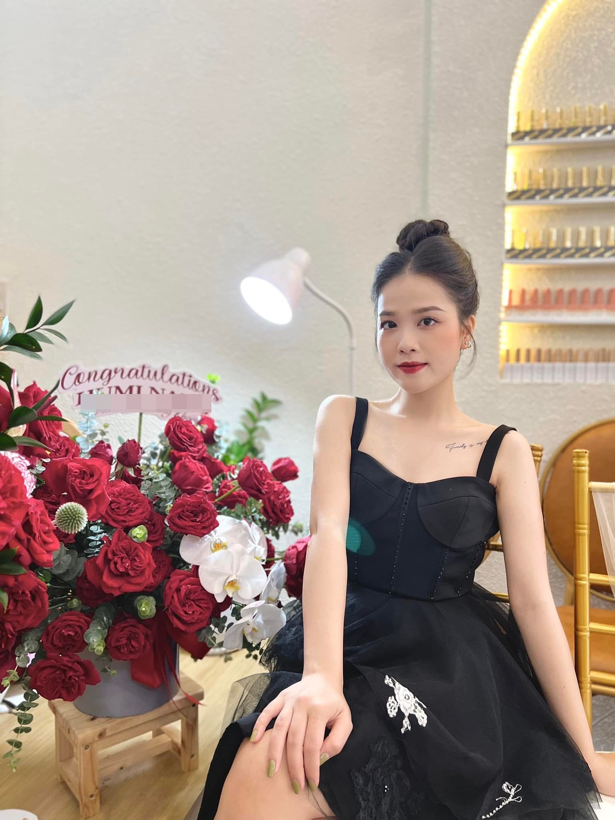 Về phía Huyền My, kể từ khi có tình yêu mới cô nàng luôn được khen ngợi nhan sắc ngày càng thăng hạng.