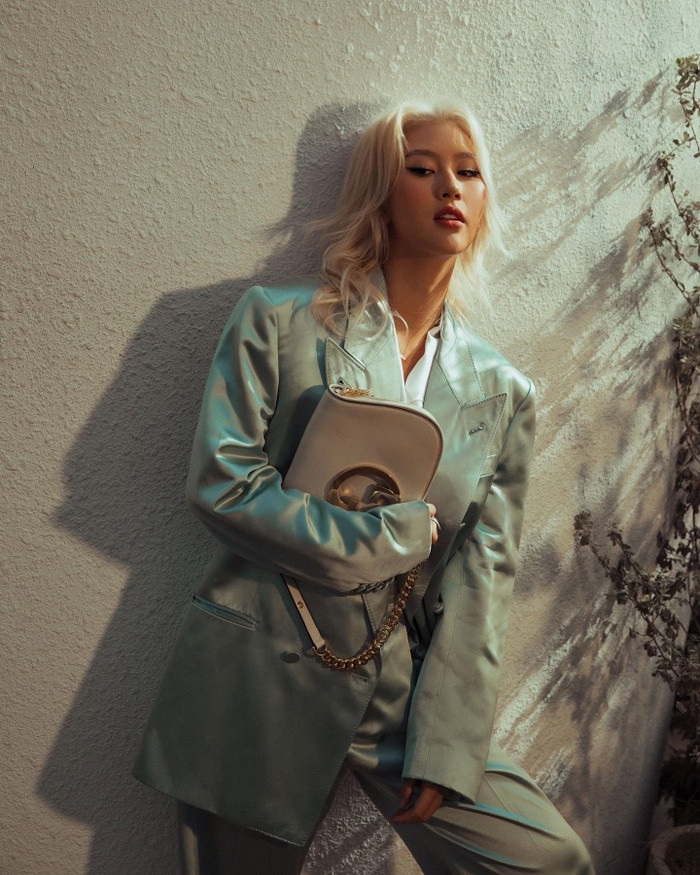 So với thời điểm ấy, phong cách của nàng người mẫu có sự thay đổi rõ rệt, thấy được nhiều sự trưởng thành trong tư duy thời trang.