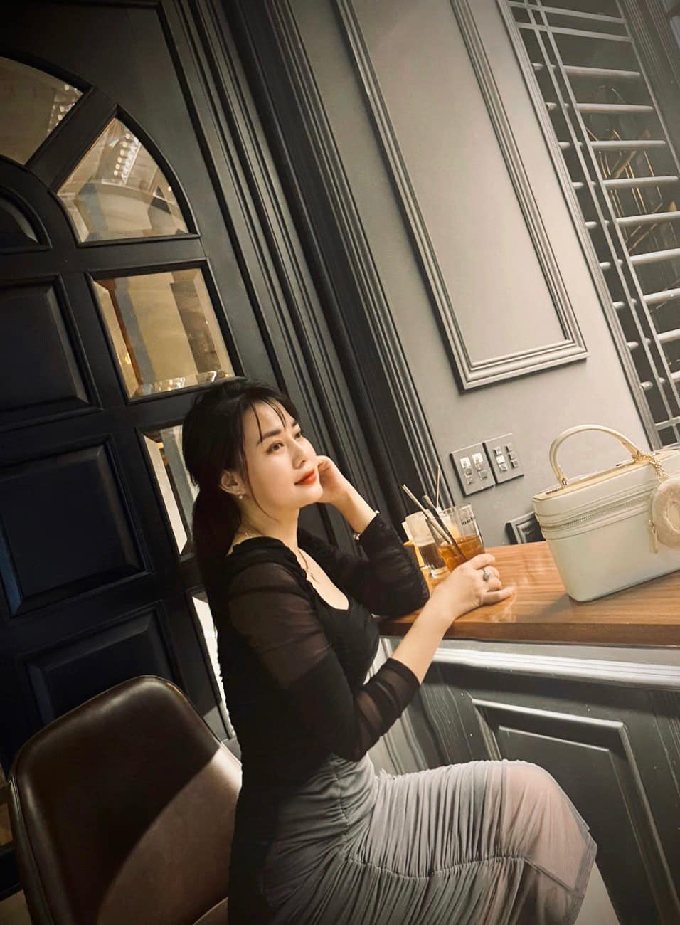 Những hình ảnh trên trang cá nhân của bà mẹ Nhật Ninh hiện tại vẫn gây sức hút với cư dân mạng. Ảnh: FBNV