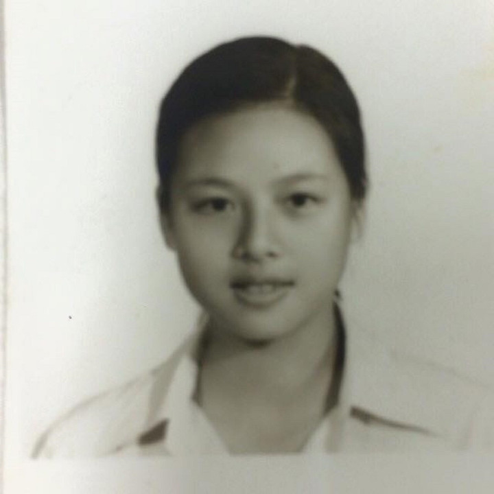 Mới đây những hình ảnh thời trẻ của nữ tỷ phú Thái Lan xuất hiện trên MXH khiến netizen không nhận ra, bởi lẽ nhan sắc của bà thời đó vẫn xinh đẹp không khác gì diễn viên.