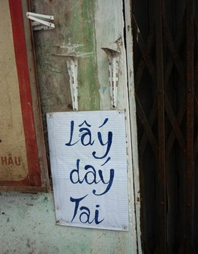 Lỗi chính tả này khá phổ biến, nhưng ai đi qua đọc vẫn buồn cười. Ảnh: Tổng hợp