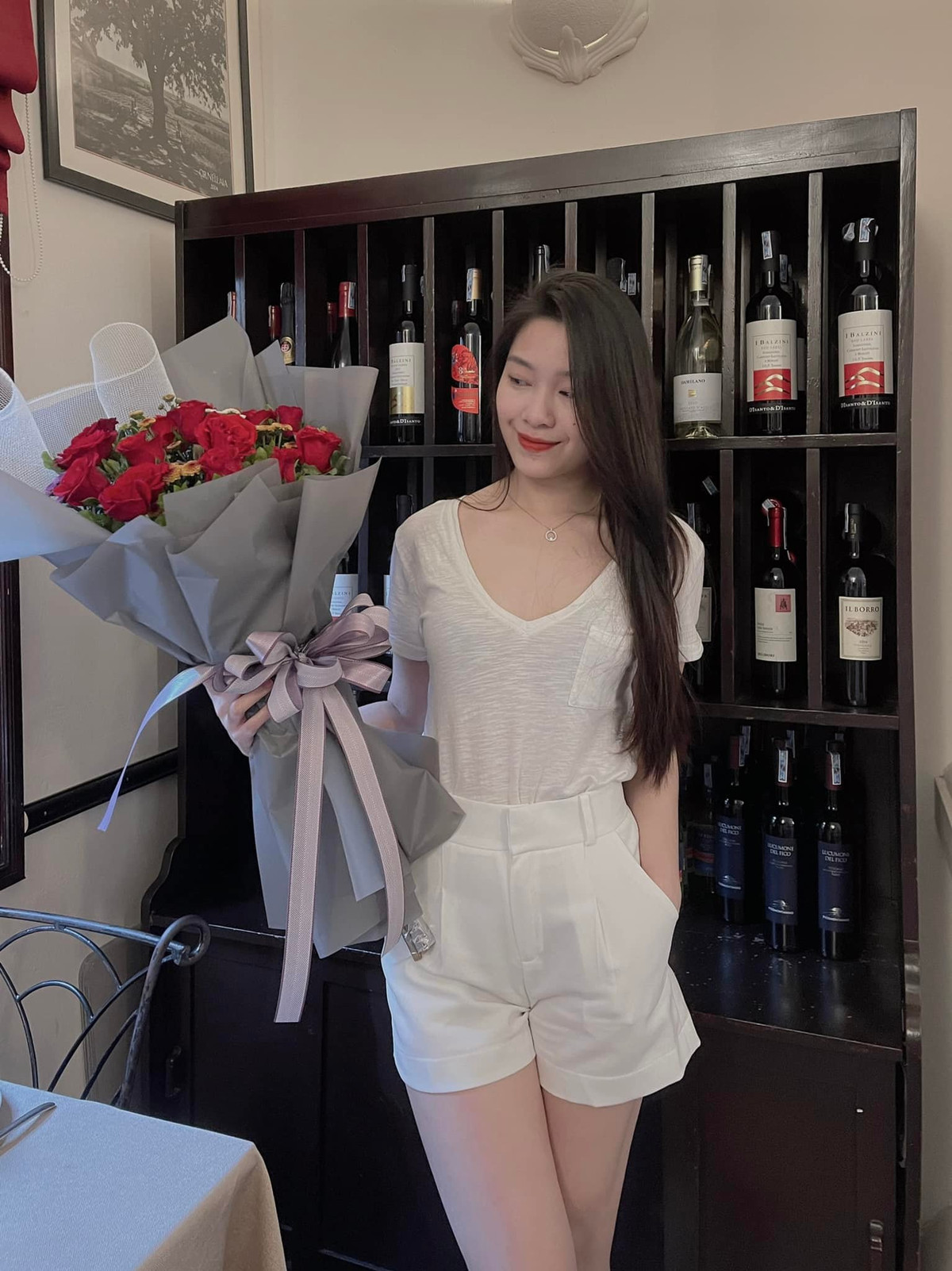 Hạnh Quyên cũng đã tích cực giảm cân nên vóc dáng có phần săn chắc và thon gọn hơn.