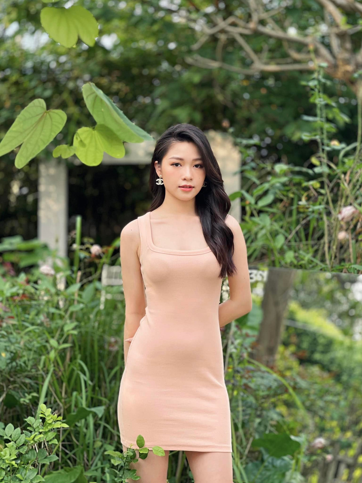 Hiếm khi mặc hở bạo, nên thi thoảng, những hình ảnh diện bikini được nữ MC chia sẻ trang cá nhân nhận được nhiều lượt yêu thích của cư dân mạng.