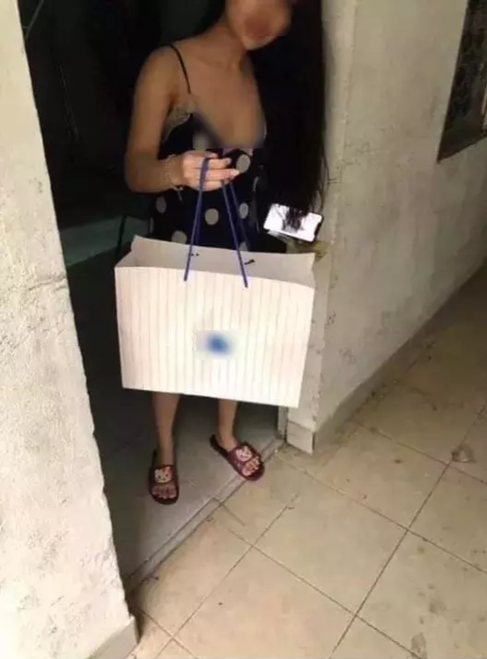 Câu chuyện ăn mặc của hội chị em không còn quá lạ trên MXH nhưng mỗi lần xuất hiện nó lại trở thành chủ đề nóng.