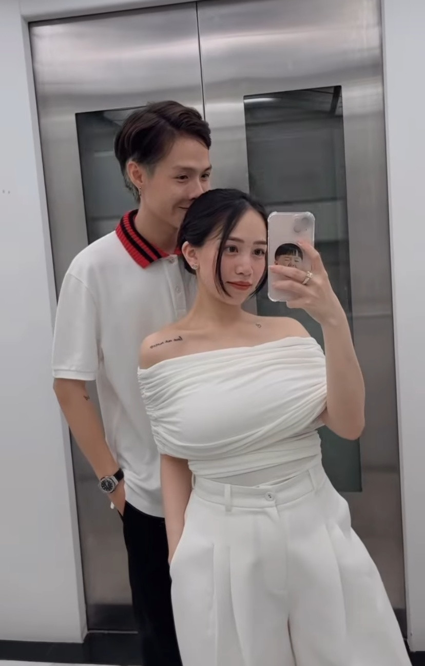 Dù là mẹ bỉm Gen Z, song Joyce Phạm vẫn áp dụng những phương pháp dân gian khi ở cữ và chăm sóc phụ nữ sau sinh.