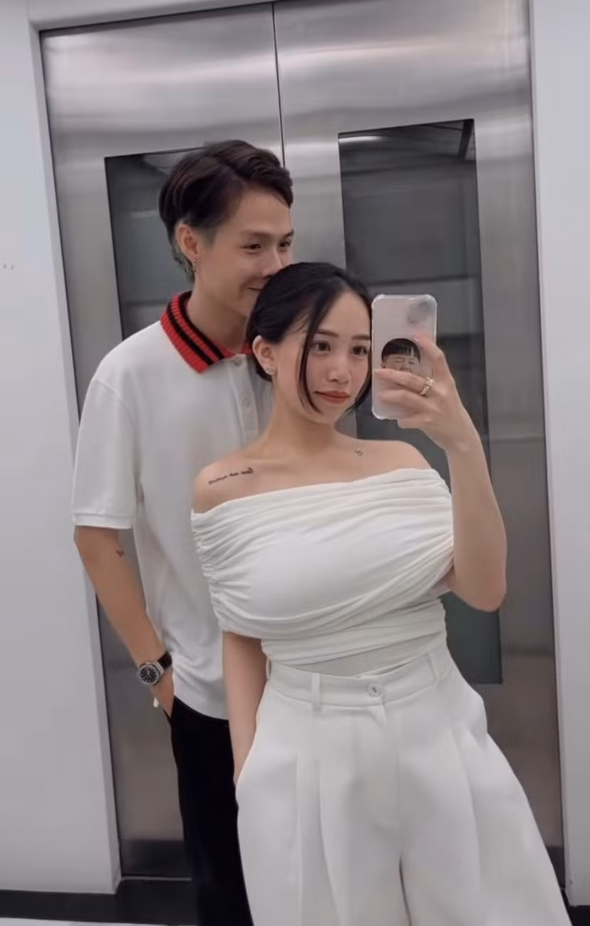 Dù là mẹ bỉm Gen Z, song Joyce Phạm vẫn áp dụng những phương pháp dân gian khi ở cữ và chăm sóc phụ nữ sau sinh.