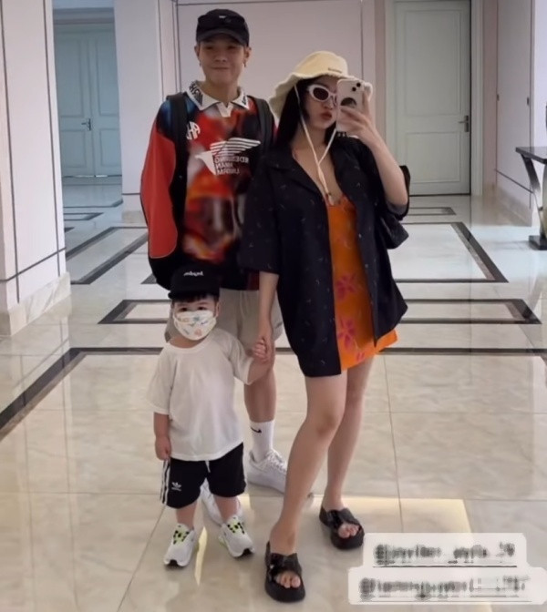 Vừa qua, Joyce Phạm gây bất ngờ khi khoe loạt ảnh đi du lịch nghỉ dưỡng dù mới tròn 1 tháng hậu lâm bồn.