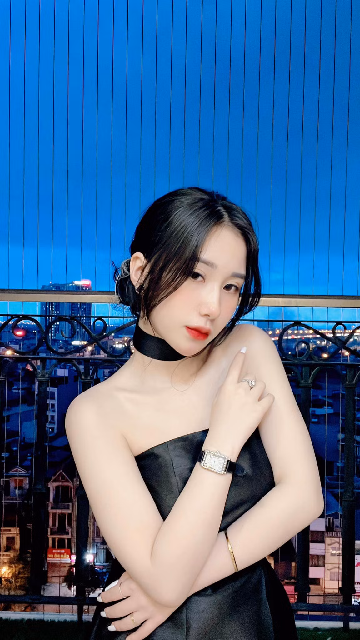 Trước đó song song với sự nổi tiếng, Tiểu Hý cũng phải gánh không ít thị phi.