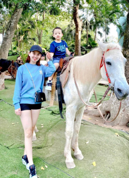 Khoai Tây còn được mẹ khoe là rất tình cảm, biết quan tâm và hay giúp đỡ mọi người.