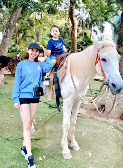 Khoai Tây còn được mẹ khoe là rất tình cảm, biết quan tâm và hay giúp đỡ mọi người.