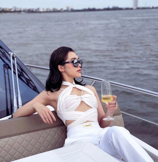 Vóc dáng nuột nà của cô gái 21 tuổi này khiến nhiều người phải trầm trồ.