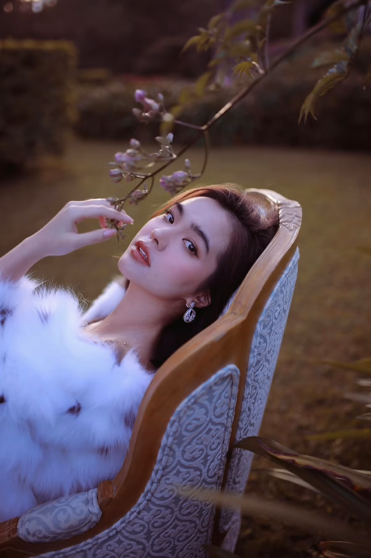 Nét đẹp lai hài hòa của Thiên Trang dễ dàng chinh phục được người nhìn. Cô còn nhận được một số lời mời làm người mẫu.