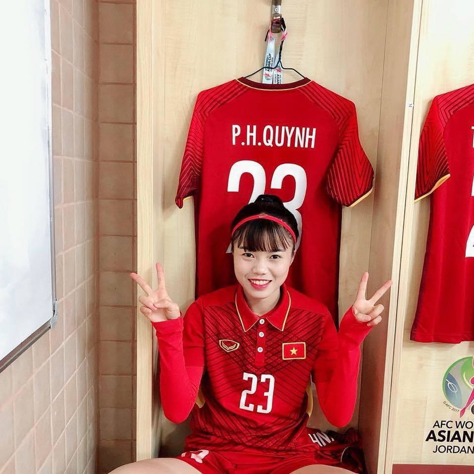 Không chỉ vậy, dù đã là mẹ một con, nhưng nhan sắc của hot girl tuyển Việt Nam vẫn xinh đẹp, thu hút mọi ánh nhìn. Ảnh: FBNV