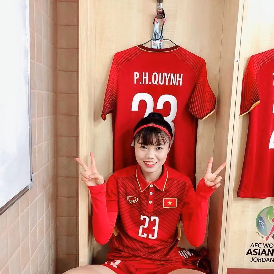 Không chỉ vậy, dù đã là mẹ một con, nhưng nhan sắc của hot girl tuyển Việt Nam vẫn xinh đẹp, thu hút mọi ánh nhìn. Ảnh: FBNV