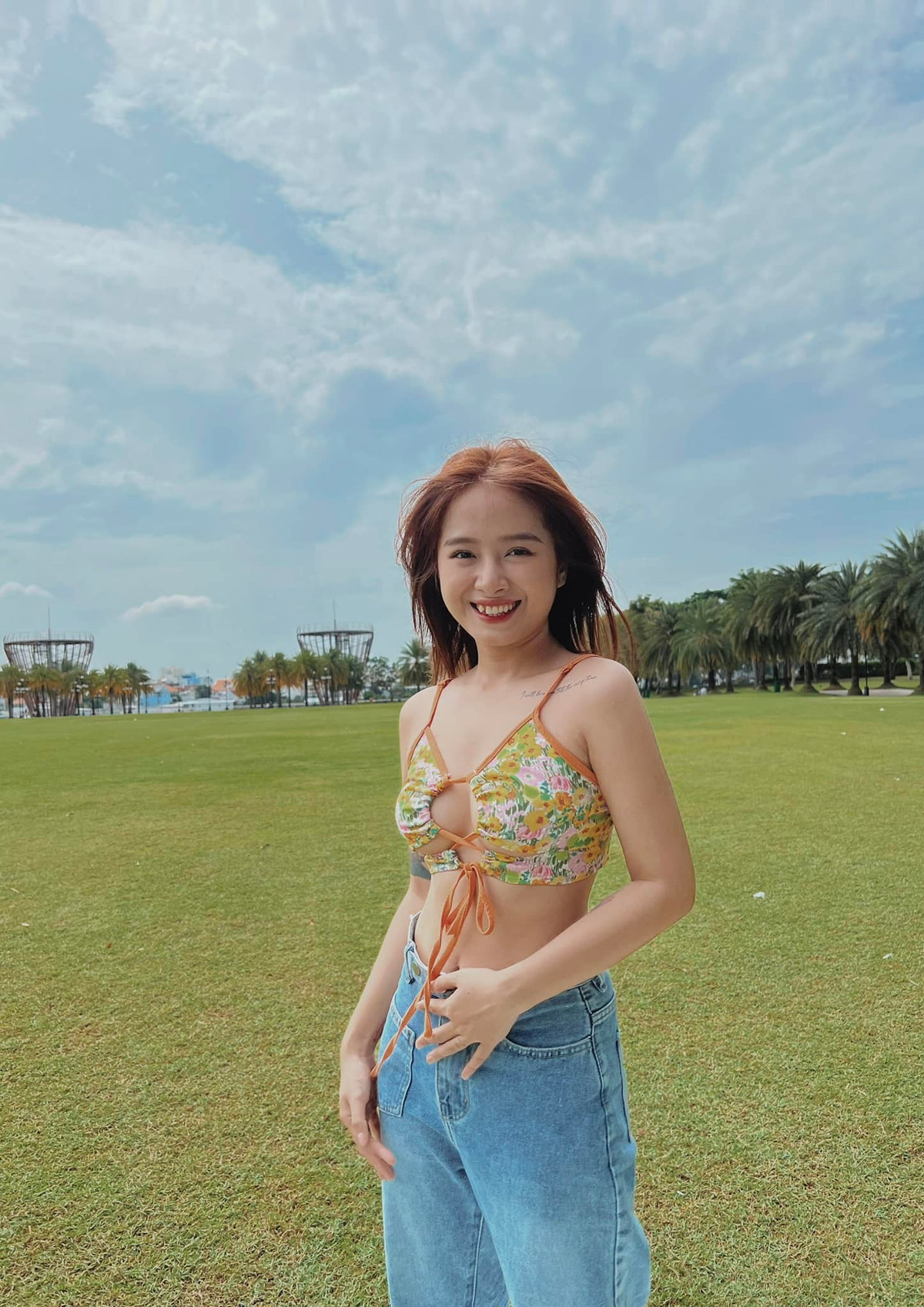 Vừa qua gái xinh 9x gây chú ý khi đăng tải loạt khoảnh khắc trong ngày ăn hỏi của mình.