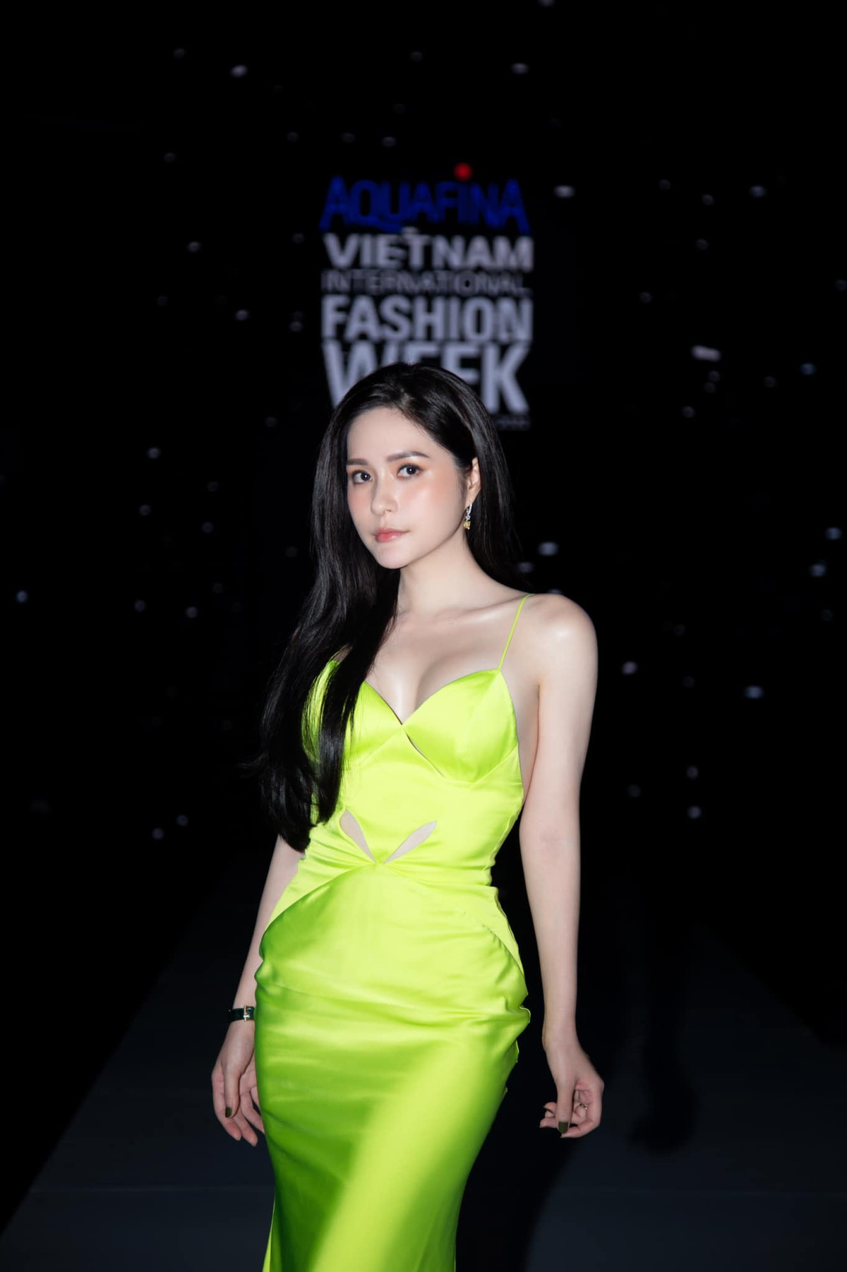 Dù đã làm mẹ 3 con nhưng ai cũng công nhận Đoàn Di Băng vẫn trẻ trung, tươi tắn ở tuổi 32.