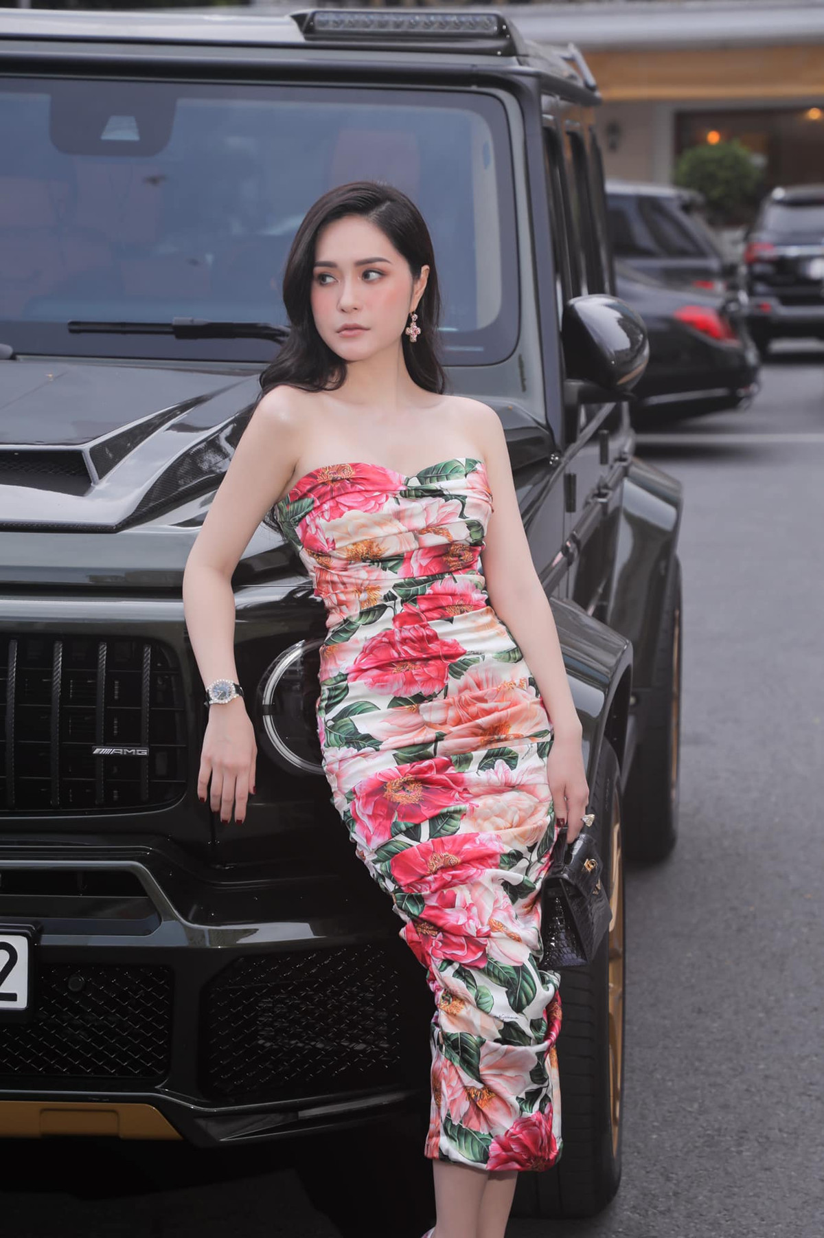 Nếu so sánh hình ảnh đăng tải trên MXH với khoảnh khắc ngoài đời của Đoàn Di Băng có thể thấy nhan sắc của cô hoàn toàn khác nhau.