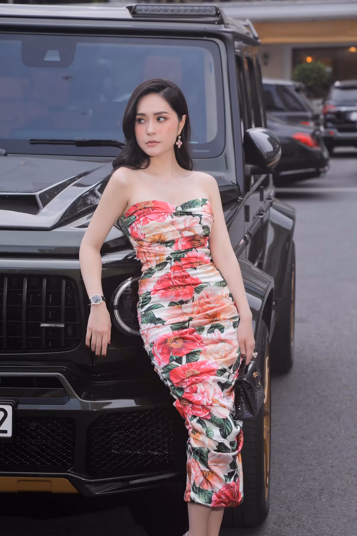 Nếu so sánh hình ảnh đăng tải trên MXH với khoảnh khắc ngoài đời của Đoàn Di Băng có thể thấy nhan sắc của cô hoàn toàn khác nhau.