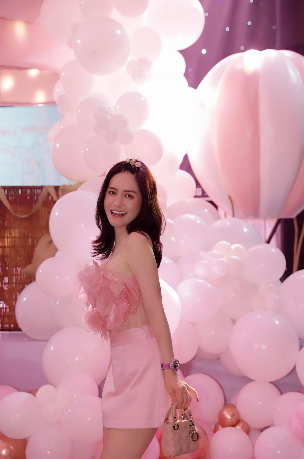 Không chỉ giàu có, " nữ đại gia quận 7" Đoàn Di Băng còn được mọi người ngưỡng mộ bởi nhan sắc.