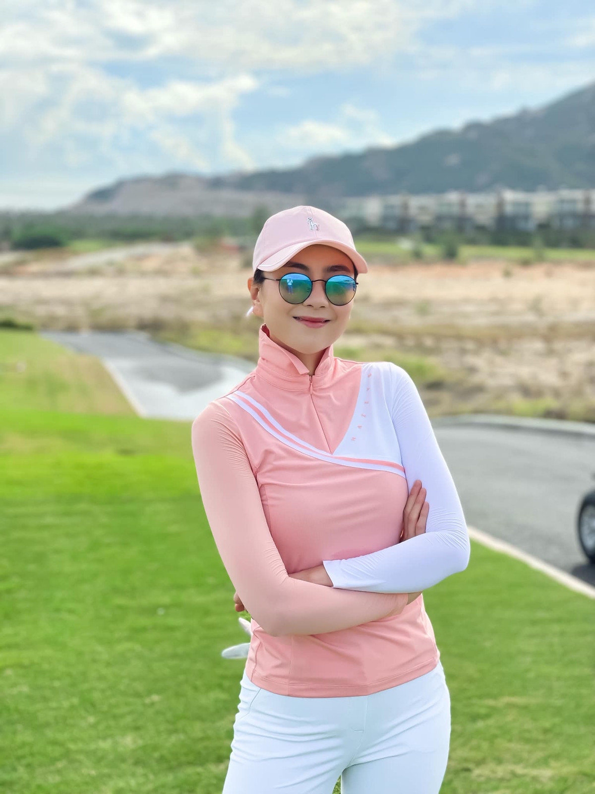 Cô từng có 5 năm gắn bó với vị trí biên tập viên chương trình dự báo thời tiết, trước khi chuyển sang dẫn thời sự.