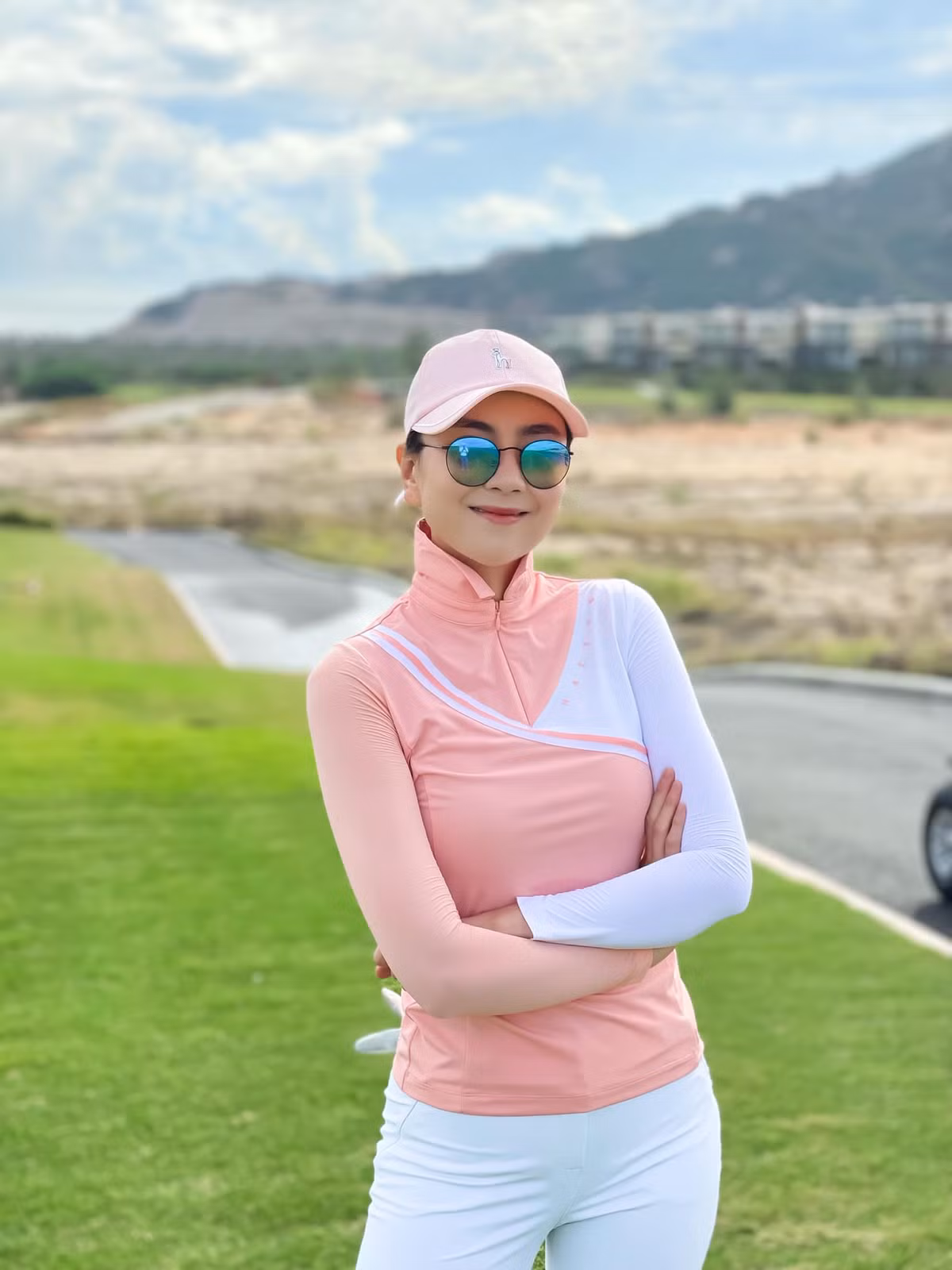 Cô từng có 5 năm gắn bó với vị trí biên tập viên chương trình dự báo thời tiết, trước khi chuyển sang dẫn thời sự.