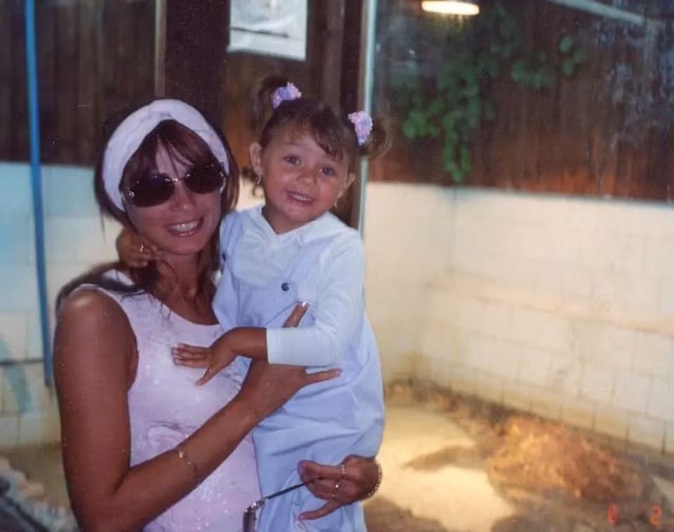 Mới đây ở một số khoảnh khắc bị đào lại của vợ Bùi Tiến Dũng có thể thấy ngay từ nhỏ nàng WAG đã sở hữu nhan sắc cực xinh xắn.