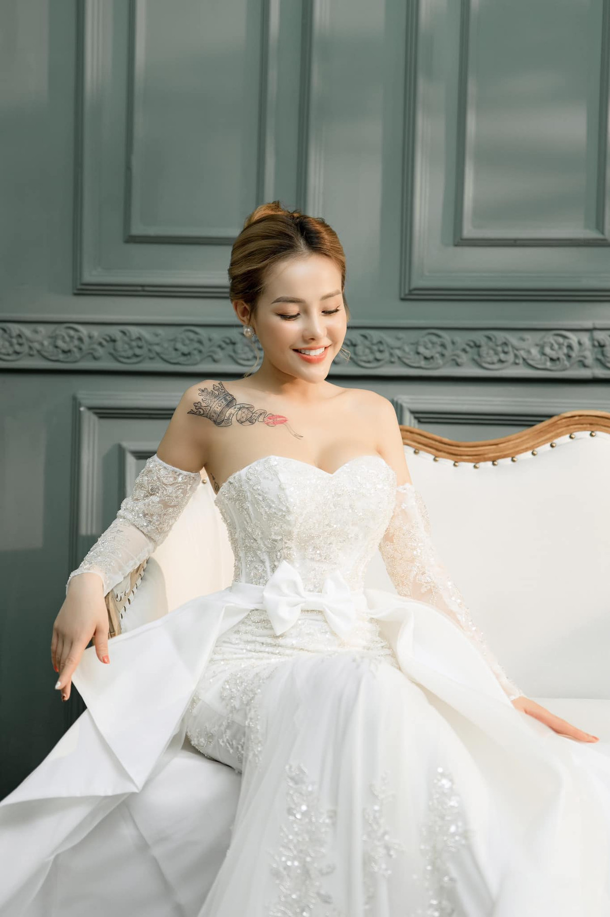 Mới đây, Ngân 98 vừa cùng Lương Bằng Quang chụp ảnh cưới sau nhiều bộ ảnh cưới mà cặp đôi từng tung ra trước đó.