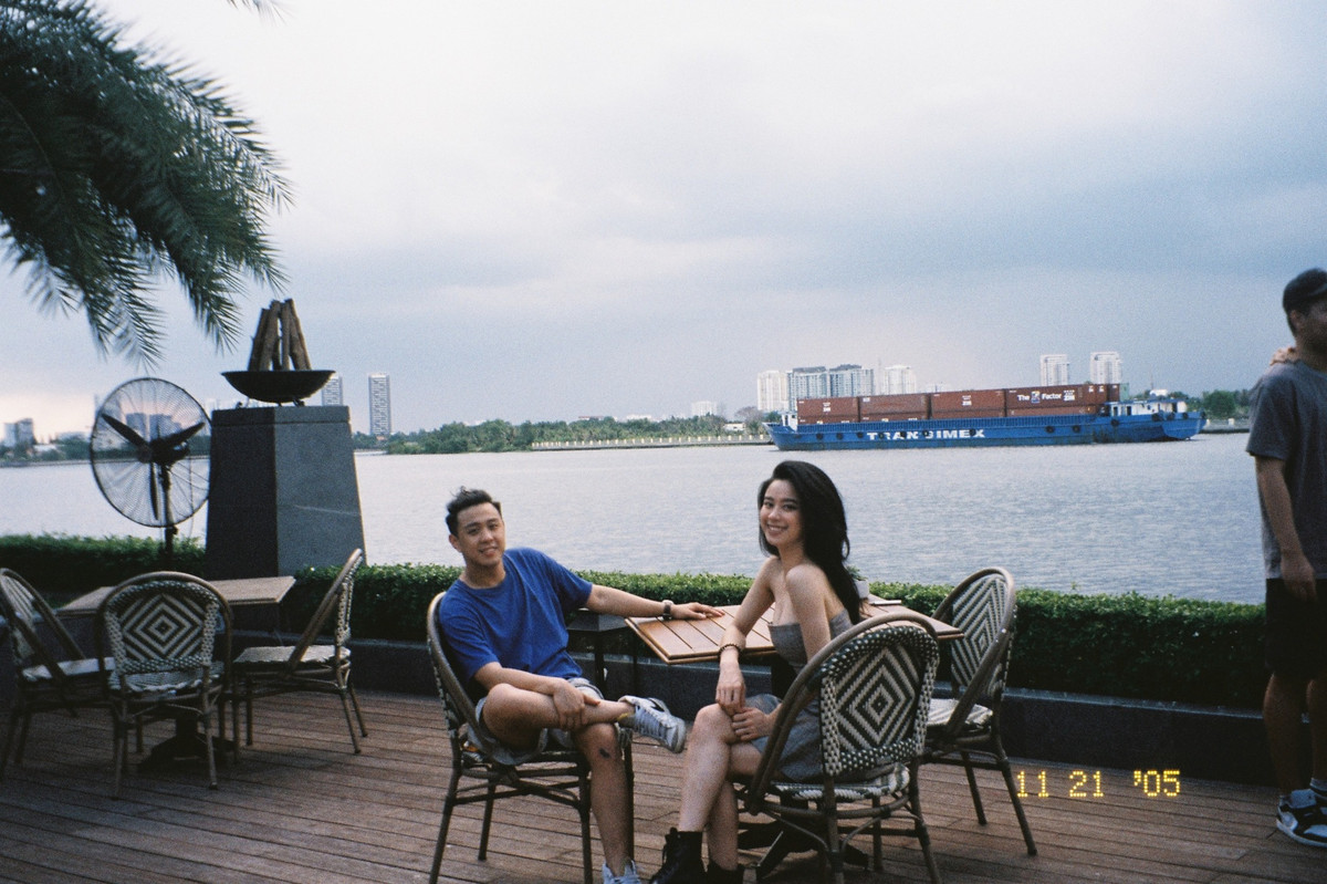 Thời gian qua hot girl Hàn Hằng làm netizen bất ngờ khi "nối lại tình xưa" với Huyme sau thời gian dài tưởng chừng như họ đã tan vỡ.