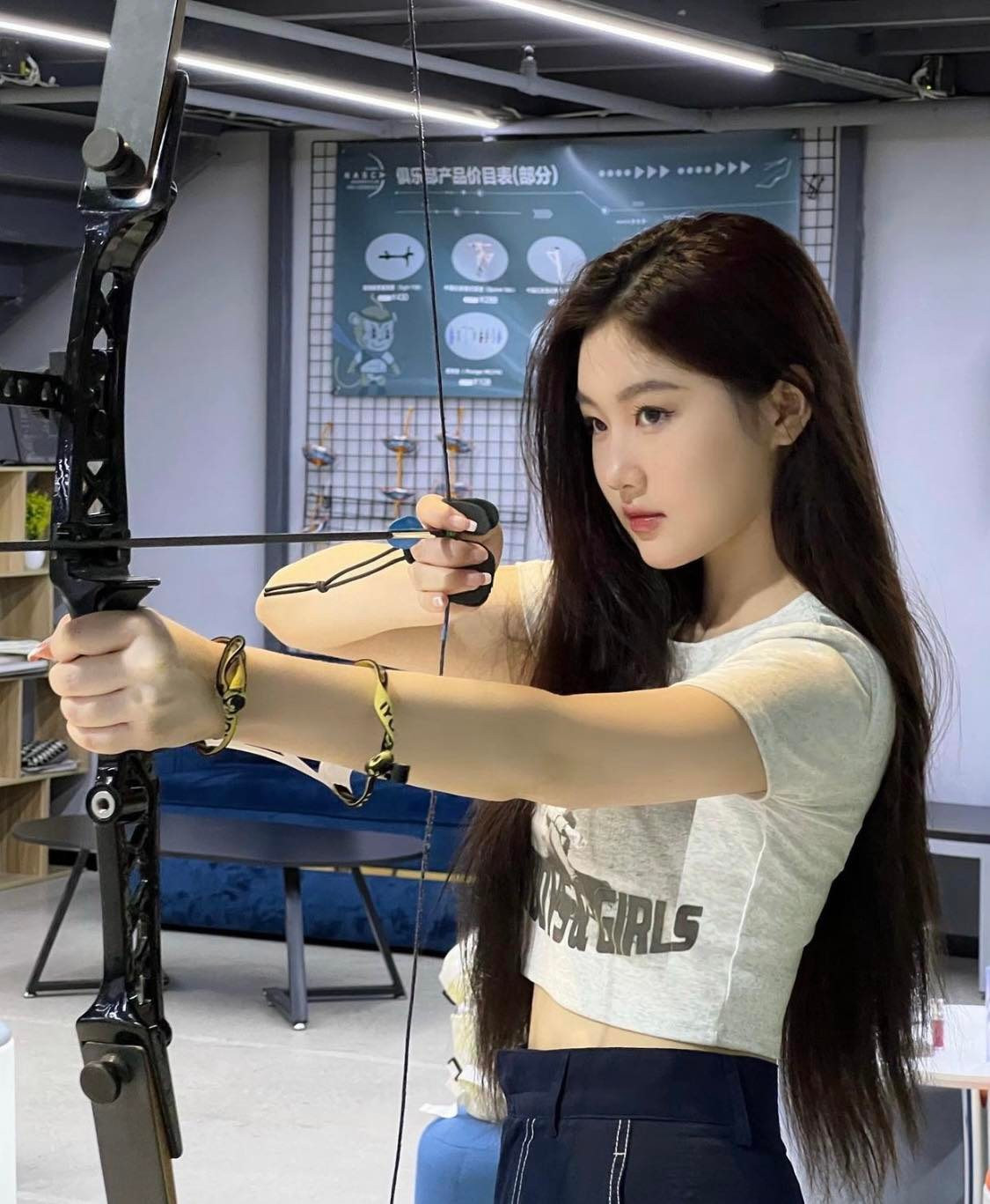 Chang can ho bao, “hot girl ban cung” van noi tieng vi dieu nay