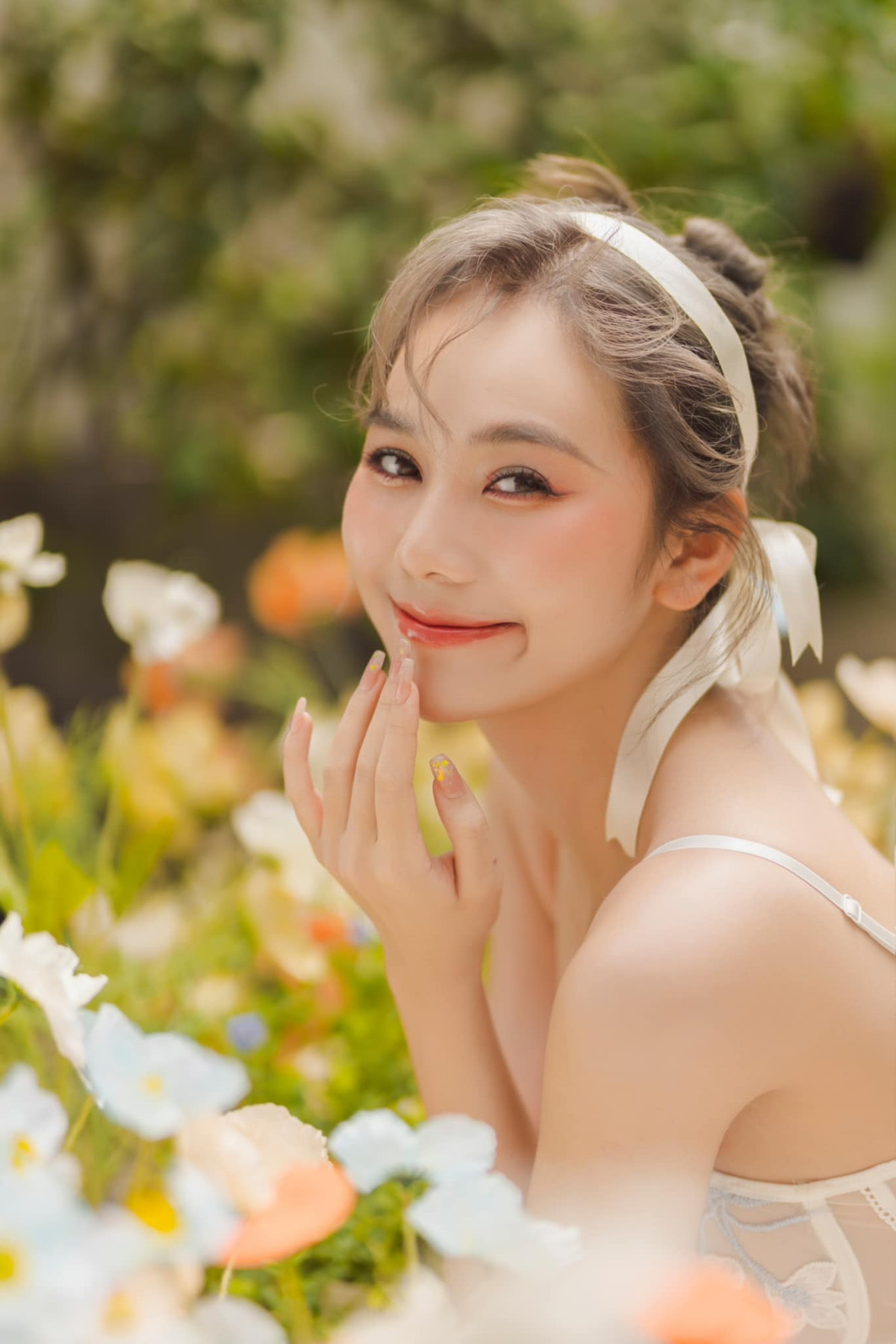 Nữ TikToker cũng tham gia làm mẫu ảnh và nhận làm diễn quay quảng cáo cho nhiều nhãn hàng khác nhau.