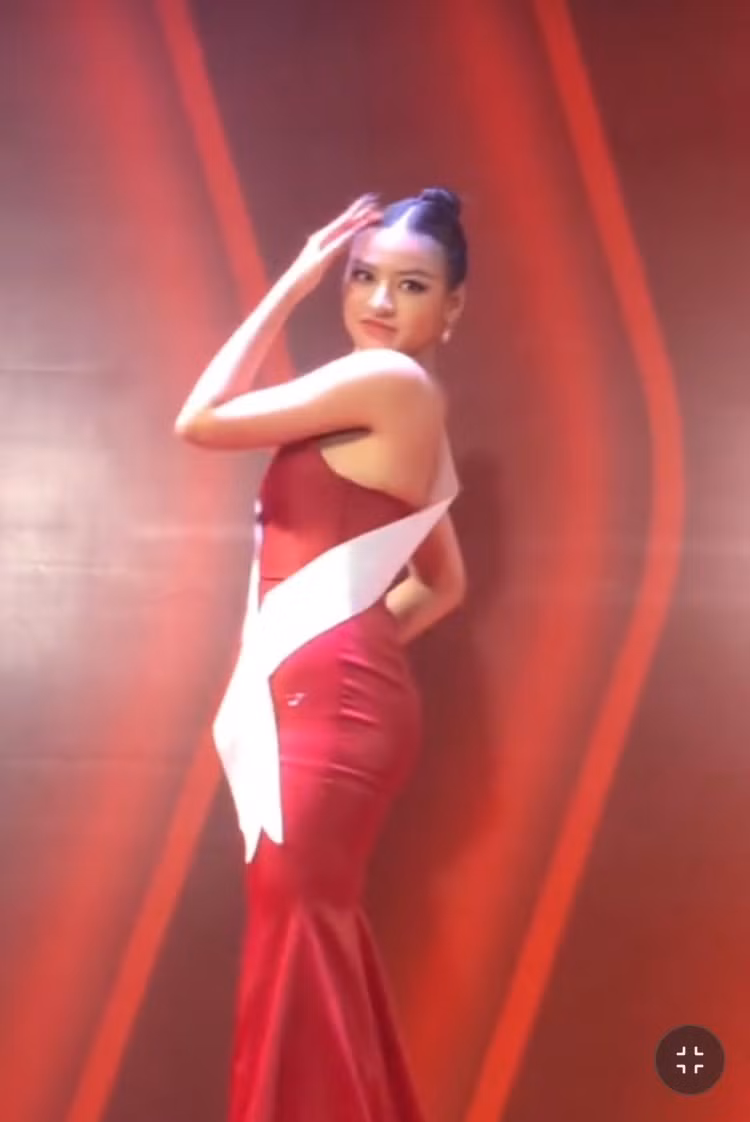 Trái ngược với điều đó, phần phát biểu của Lê Bống và Trần Thanh Tâm được đánh giá khá tự tin, mới lạ và thu hút sự chú ý của người xem.